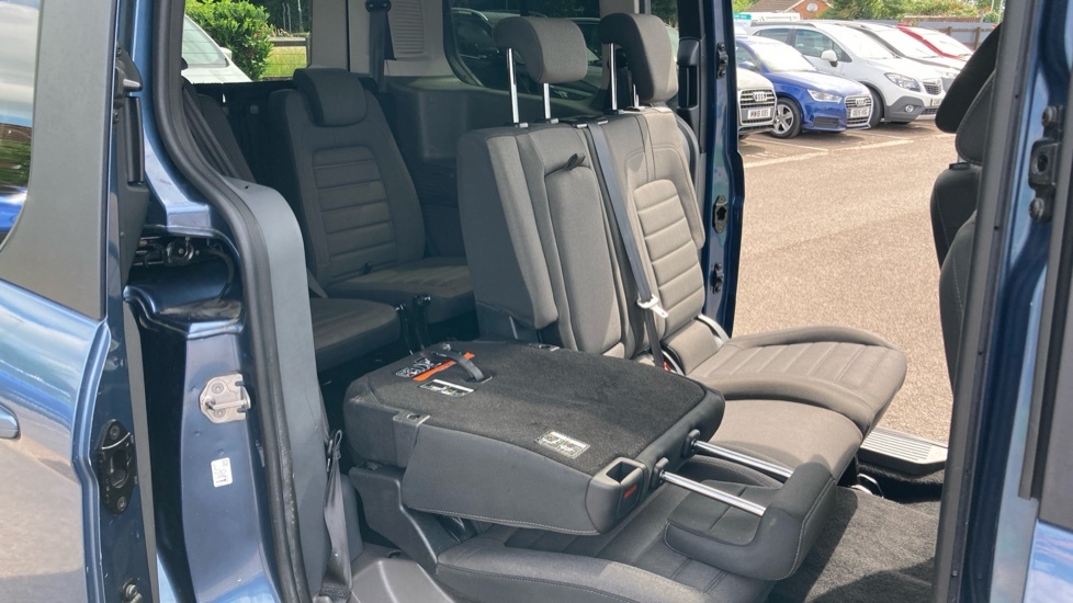 Ford Tourneo Connect 1.5 Ecoblue 120 Titanium Powershift Black #24
