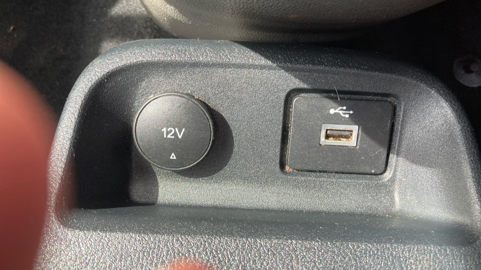 Ford Tourneo Connect 1.5 Ecoblue 120 Titanium Powershift Black #26