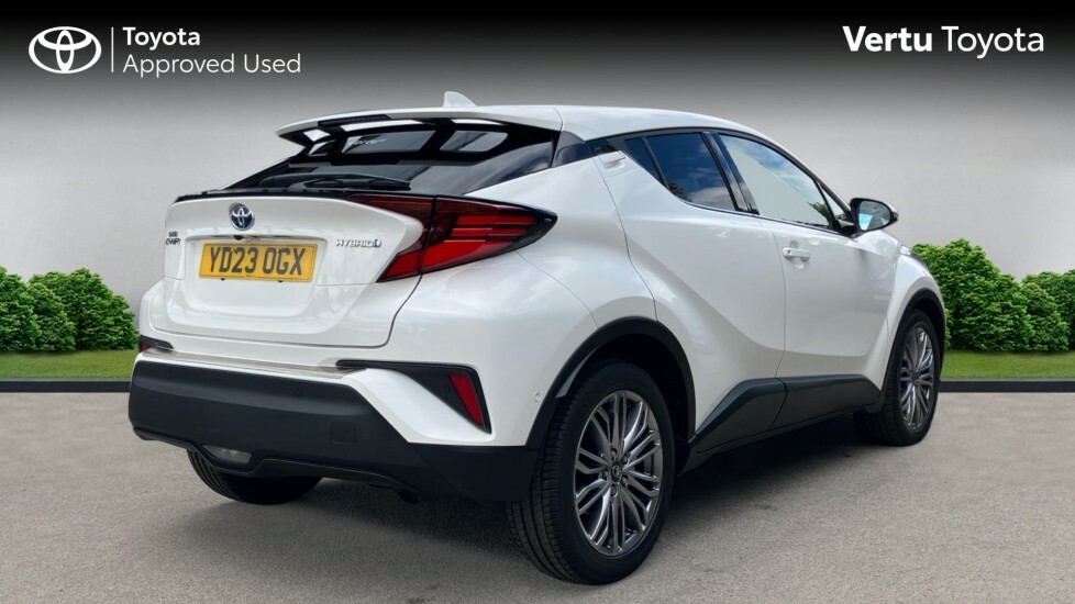 Toyota C-Hr Excel White #2