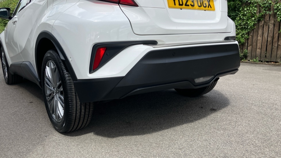 Toyota C-Hr Design White #32