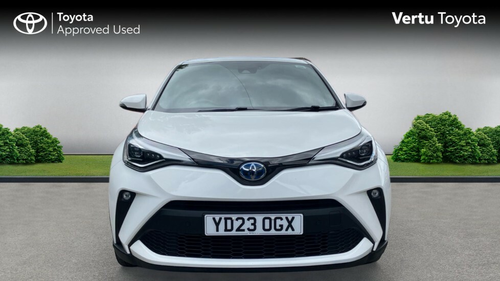 Toyota C-Hr Design White #22