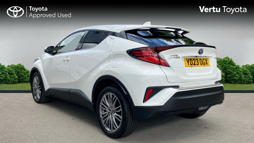 Toyota C-Hr Excel White #4