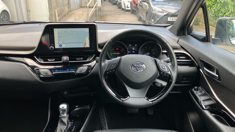 Toyota C-Hr Design White #7