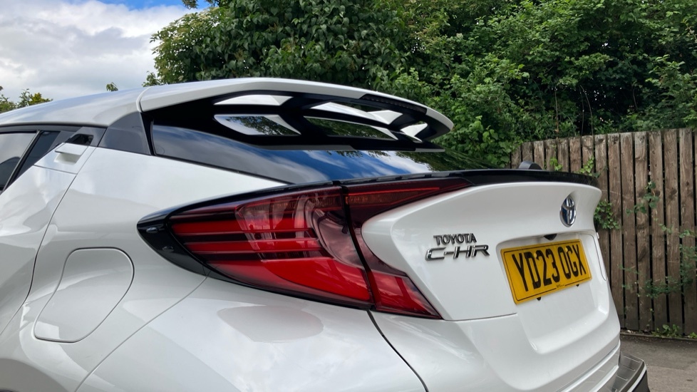 Toyota C-Hr Design White #38
