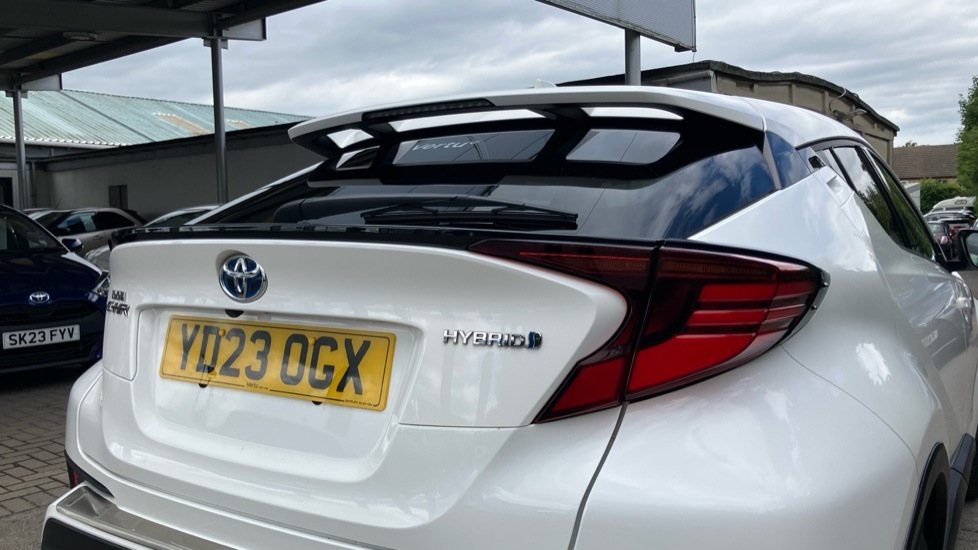Toyota C-Hr Design White #21