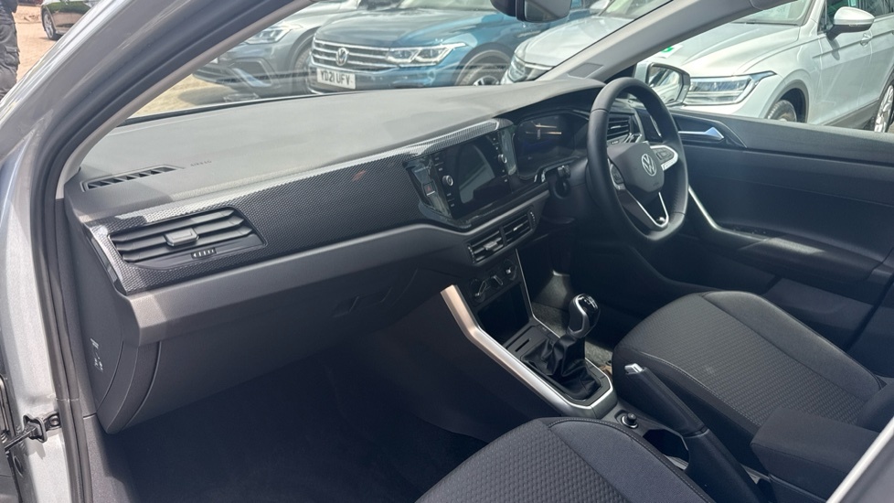 Volkswagen Polo Match Silver #2