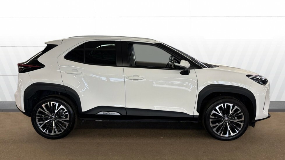 Toyota Yaris Cross Excel White #5
