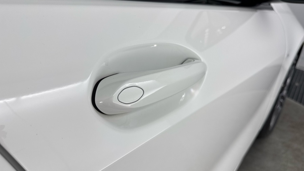 BMW 1 Series 116D M Sport Step Live Cockpit Pro White #30