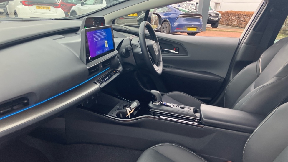 Toyota Prius Prius Hybrid White #10