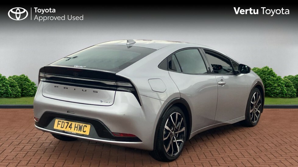 Toyota Prius Excel Silver #2
