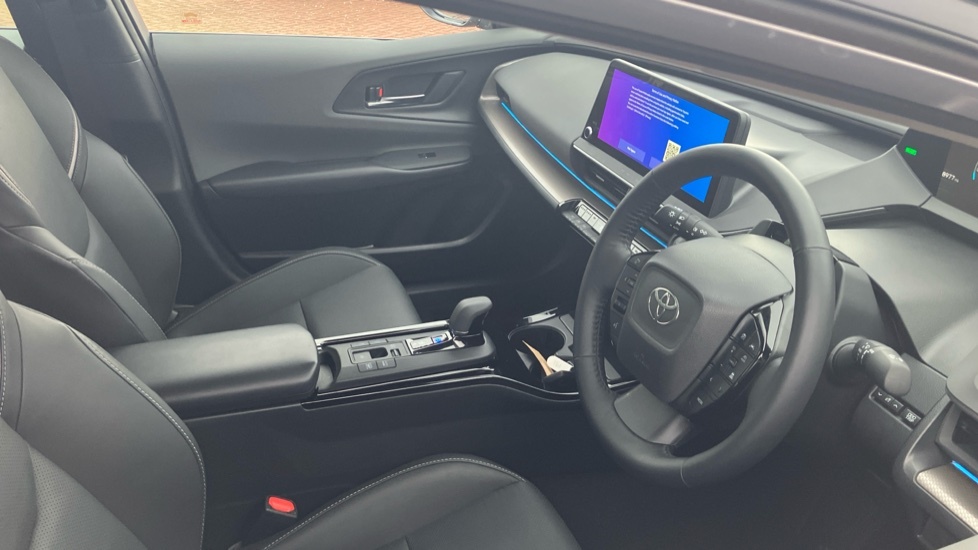 Toyota Prius Prius Hybrid White #11