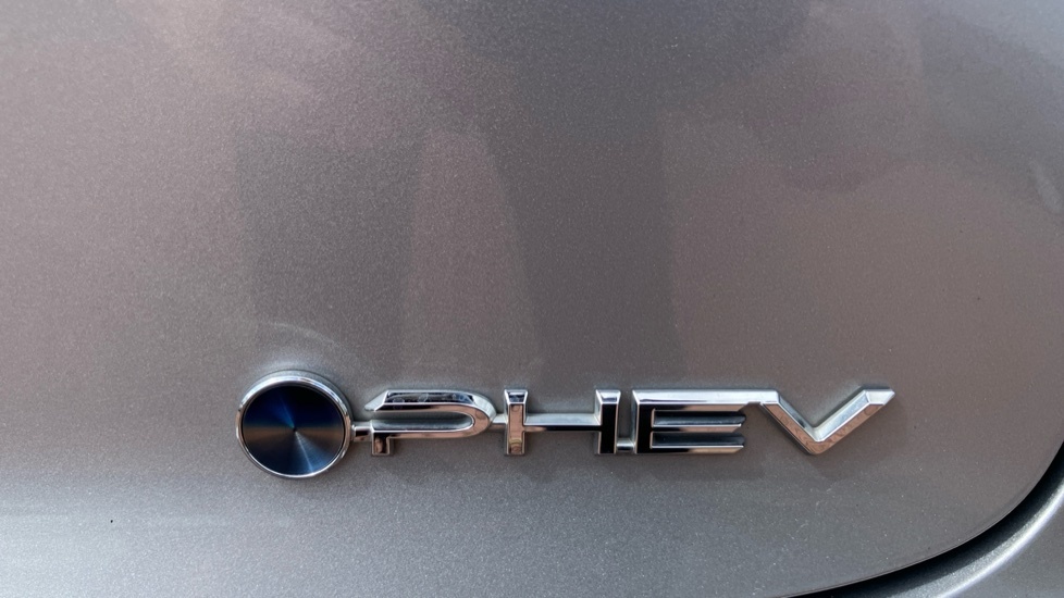 Toyota Prius Prius Hybrid White #41