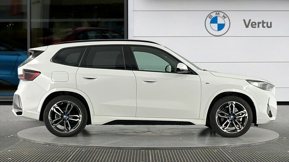 BMW iX1 M Sport White #3