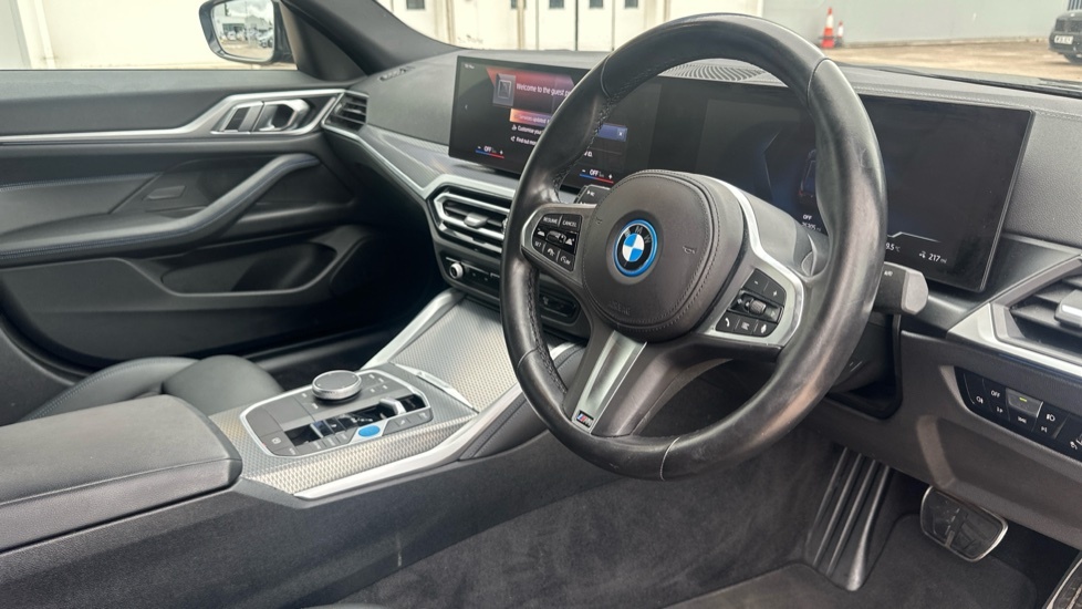BMW i4 M Sport Black #6