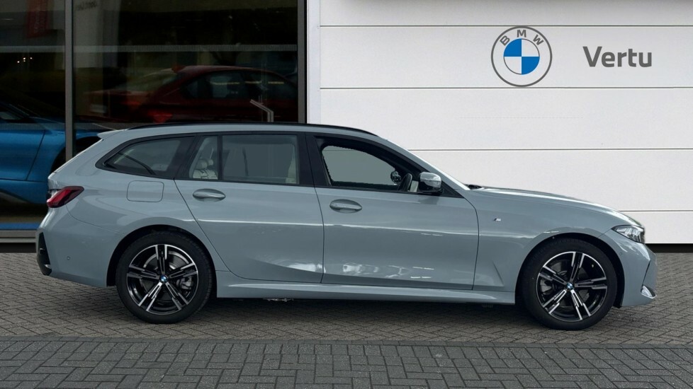 BMW 3 Series 320I M Sport Step 2025 White #3