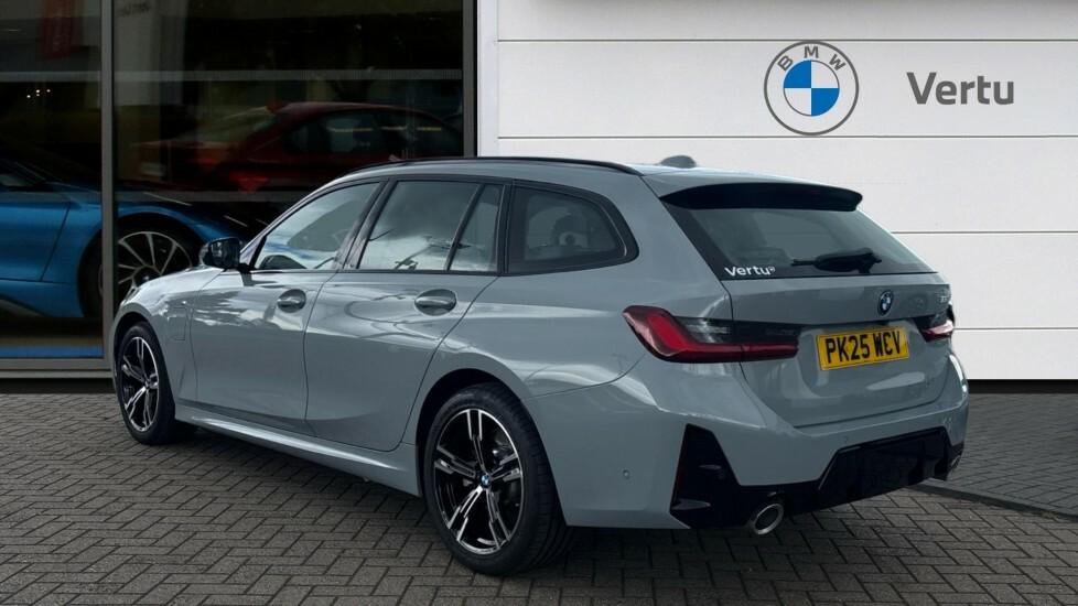 BMW 3 Series 320I M Sport Step 2025 White #2