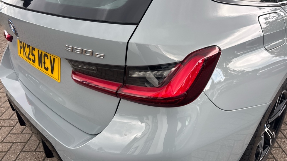 BMW 3 Series 320I M Sport Step 2025 White #22