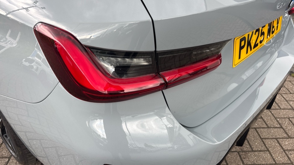 BMW 3 Series 320I M Sport Step 2025 White #29