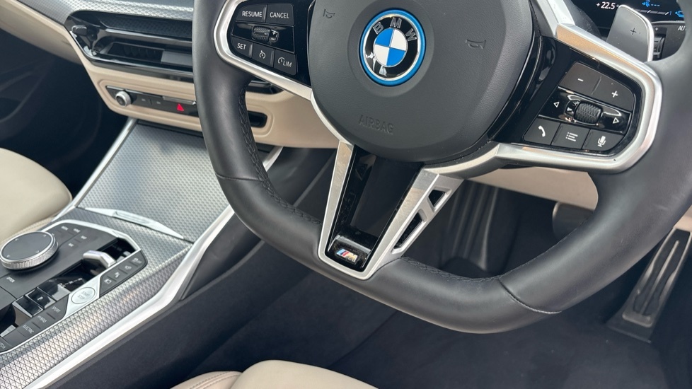 BMW 3 Series 320I M Sport Step 2025 White #39