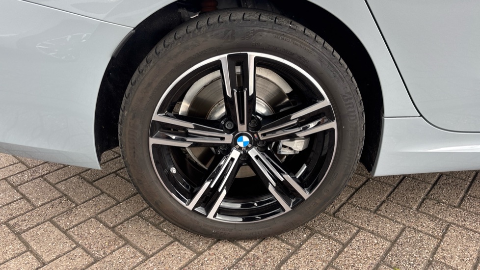 BMW 3 Series 320I M Sport Step 2025 White #32