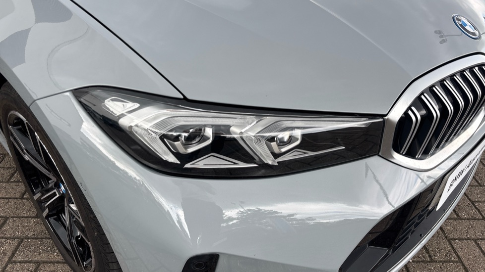 BMW 3 Series 320I M Sport Step 2025 White #23