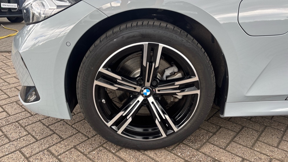 BMW 3 Series 320I M Sport Step 2025 White #24