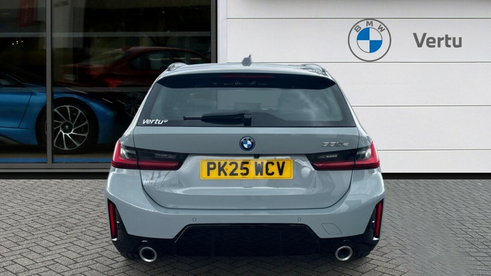 BMW 3 Series 320I M Sport Step 2025 White #15