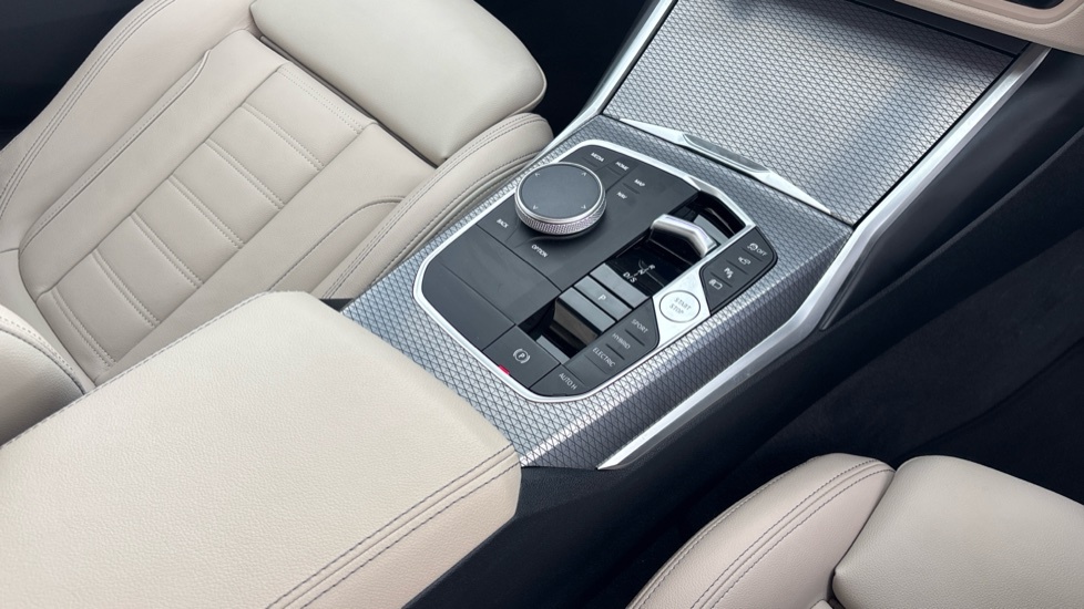 BMW 3 Series 320I M Sport Step 2025 White #10