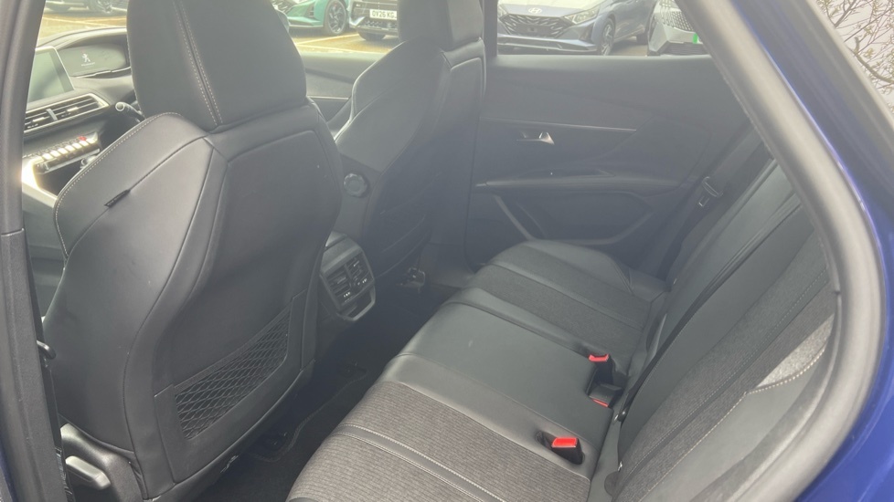 Peugeot 3008  Brown #16