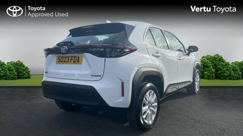 Toyota Yaris Cross Icon White #2