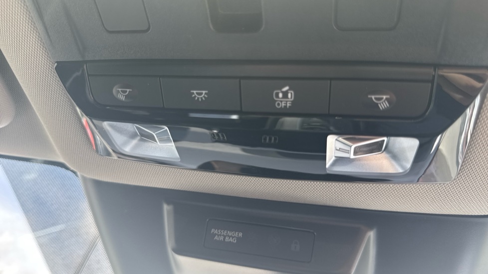 Nissan Qashqai E-power Acenta Premium White #30