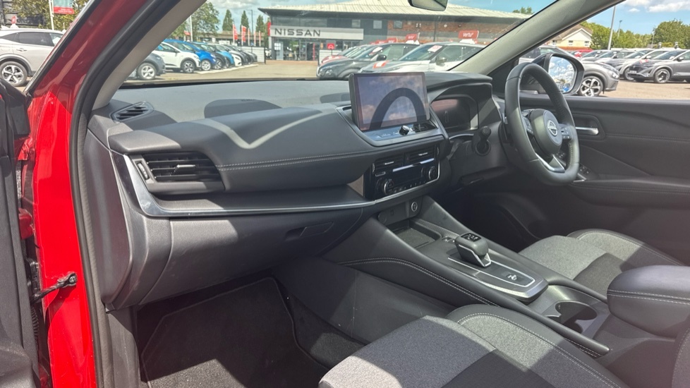Nissan Qashqai E-power Acenta Premium White #9