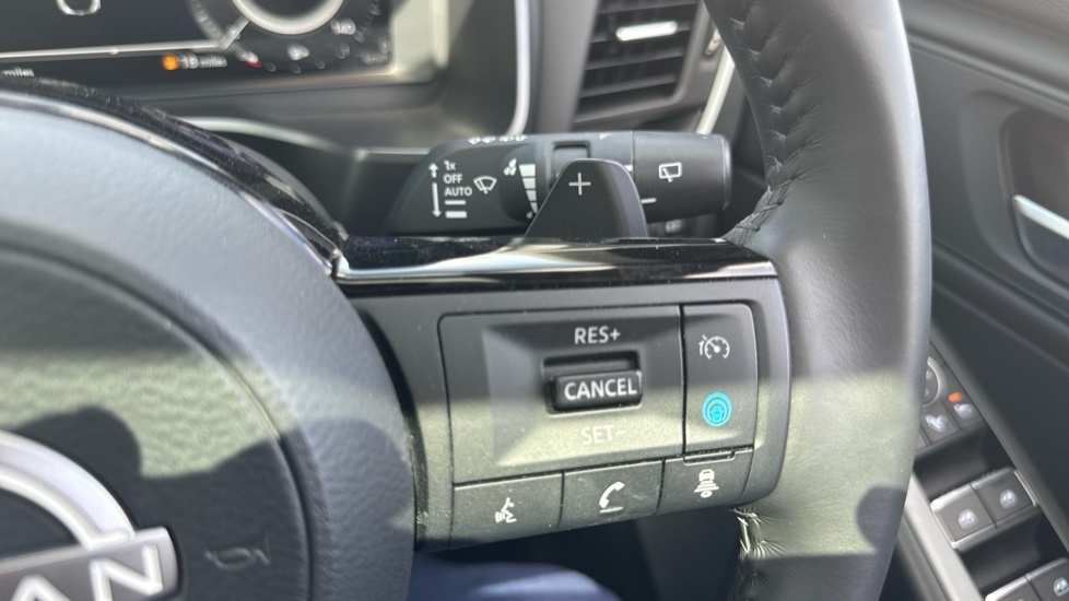 Nissan Qashqai E-power Acenta Premium White #22