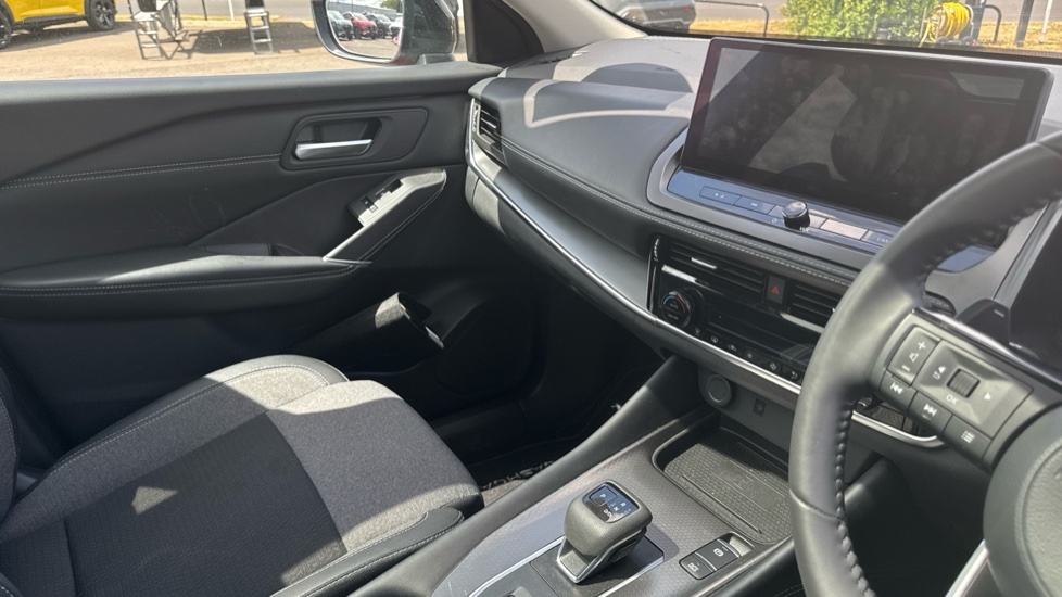 Nissan Qashqai E-power Acenta Premium White #14