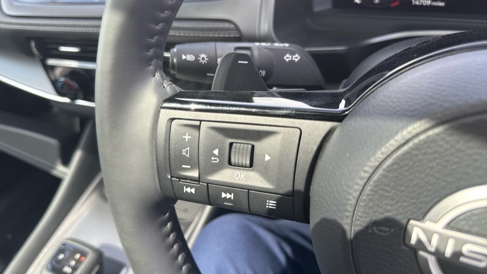Nissan Qashqai E-power Acenta Premium White #23