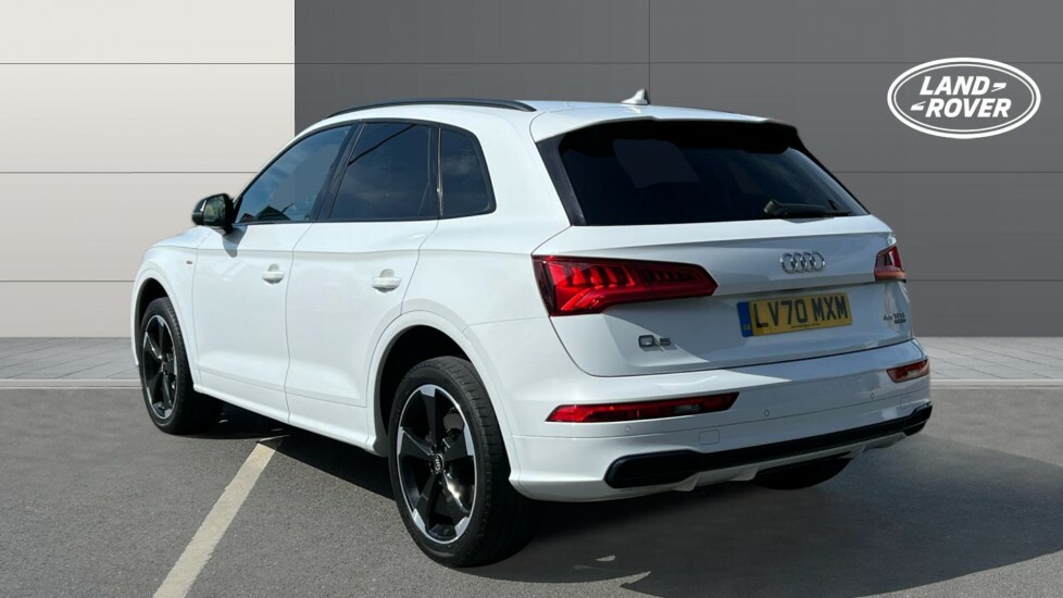 Audi Q5 Black Edition LV70MXM White #2