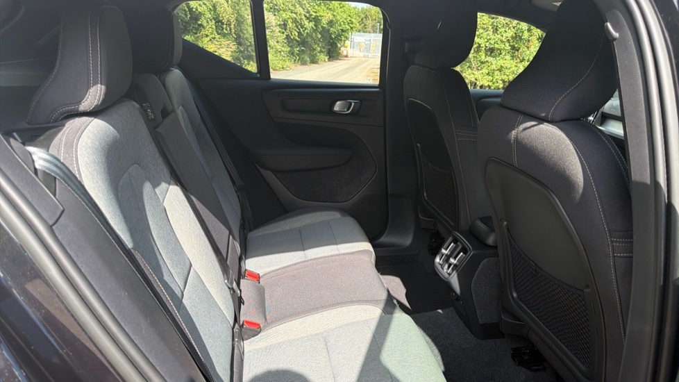 Volvo XC40 Core WN72HKT Black #6
