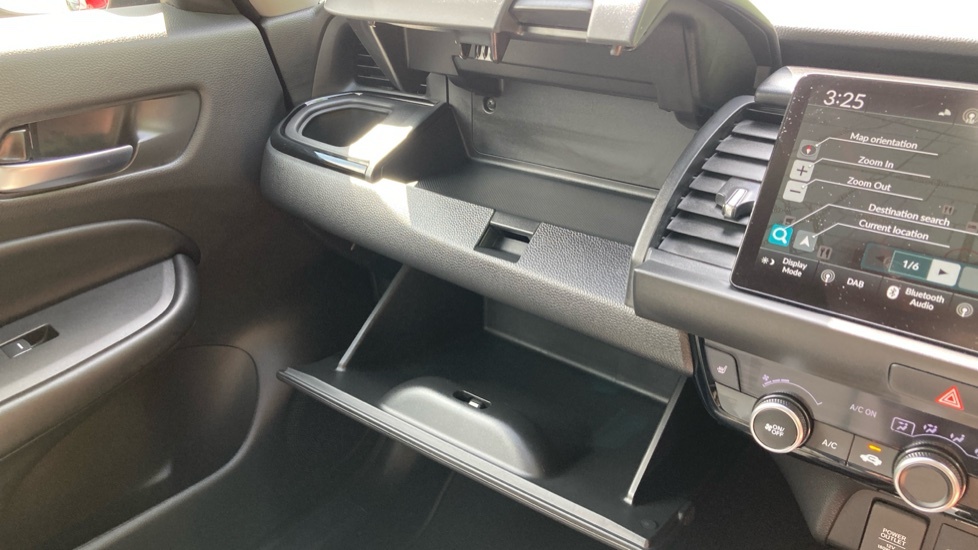Honda Jazz 1.5 I-mmd Hybrid Elegance Ecvt White #41
