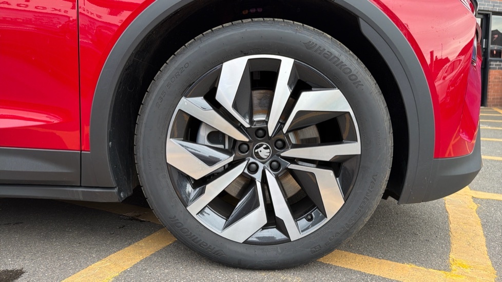 Skoda Elroq Sportline Red #5