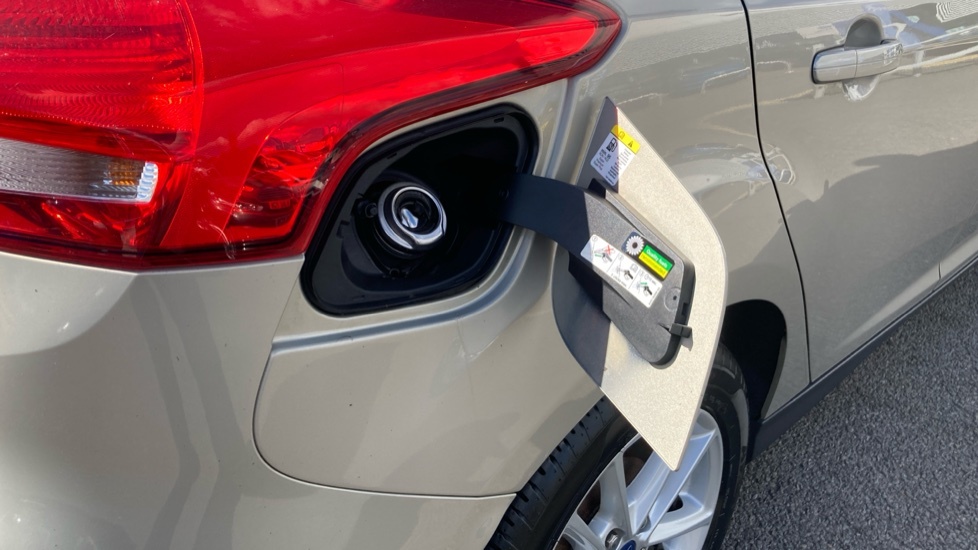 Ford Focus Zetec S Silver #45