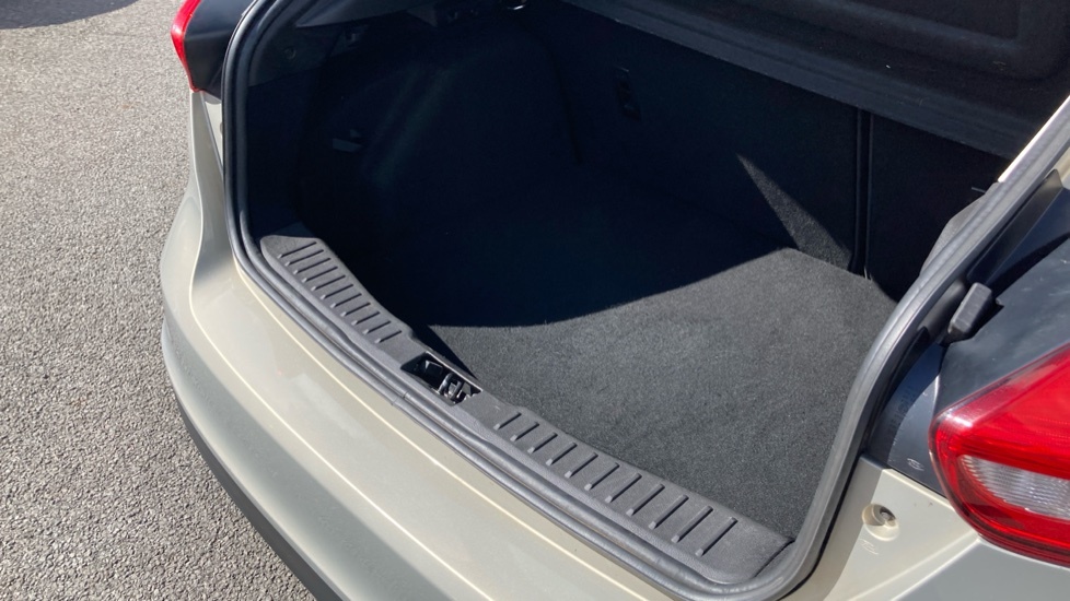 Ford Focus Zetec S Silver #43