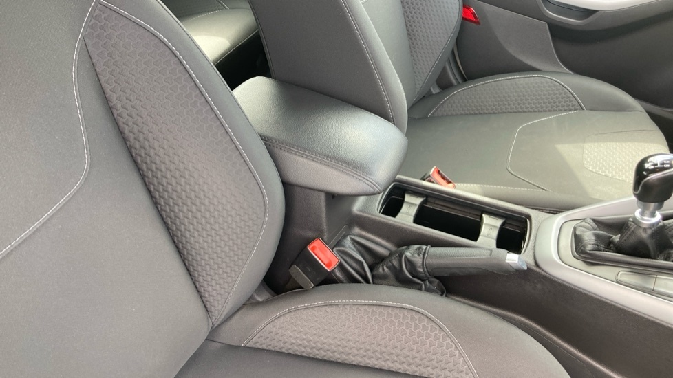 Ford Focus Zetec S Silver #24