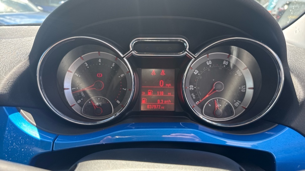 Vauxhall Adam Energised White #18