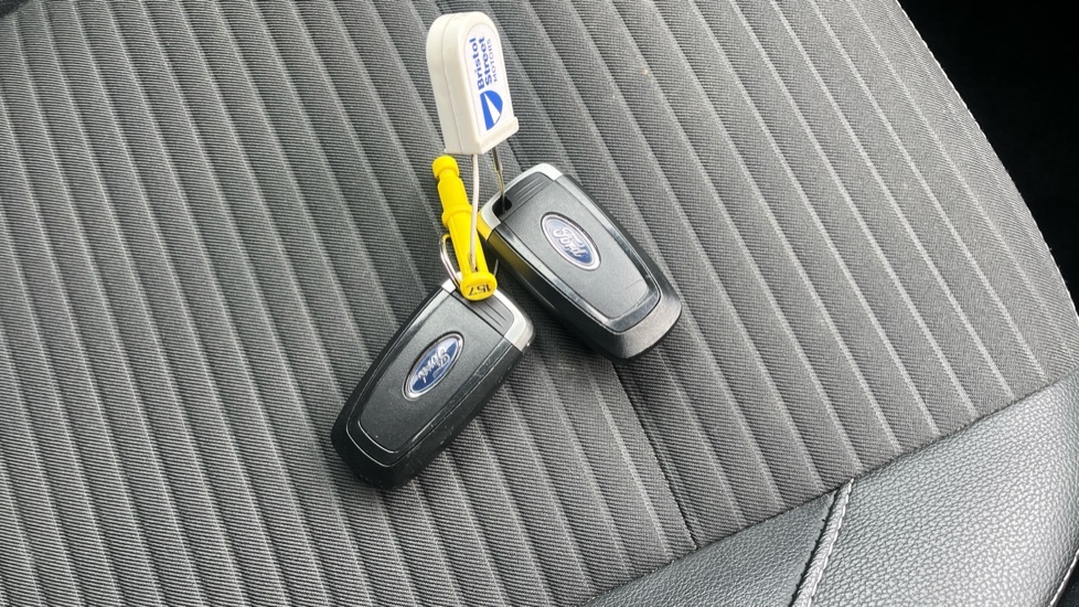 Ford Ecosport St-line White #19