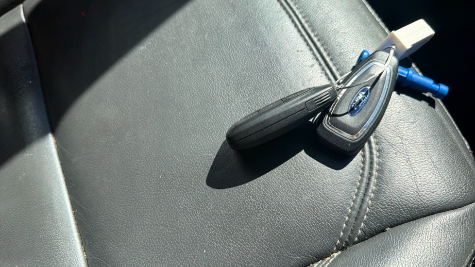 Ford Kuga St-line Black #20