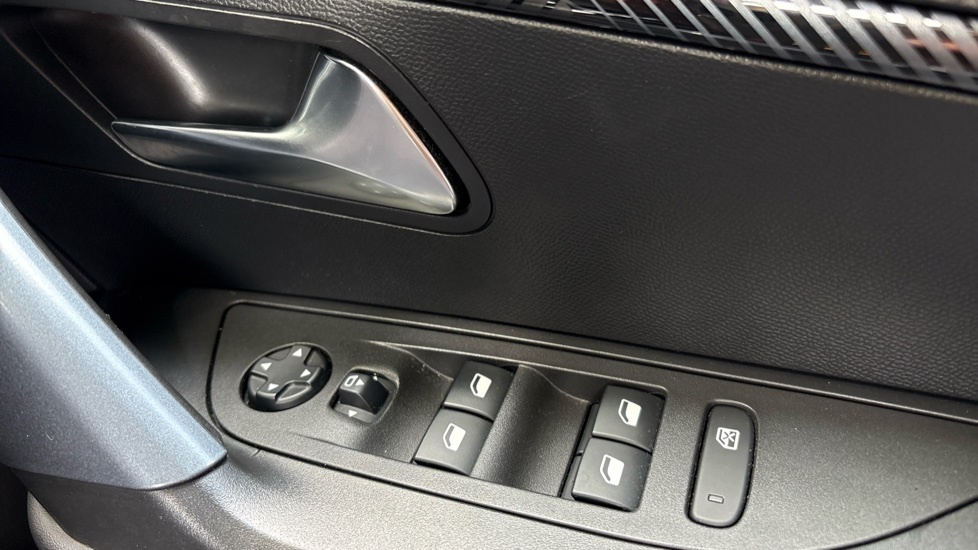 Peugeot 2008 Puretech Ss Active Grey #38