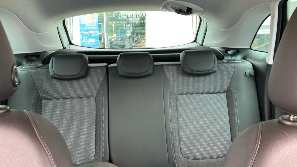 Vauxhall Crossland Se Edition White #15