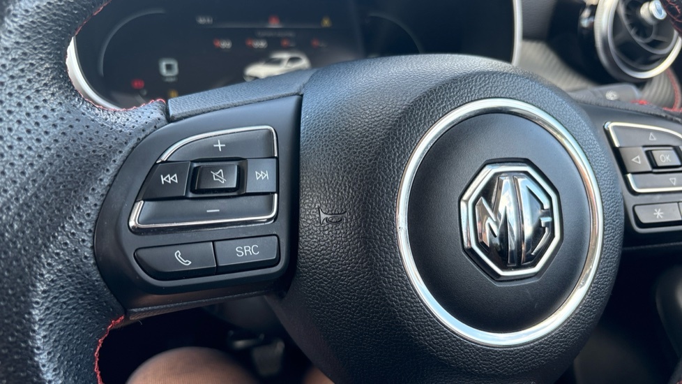 MG ZS 1.5 Vti-tech Exclusive White #24