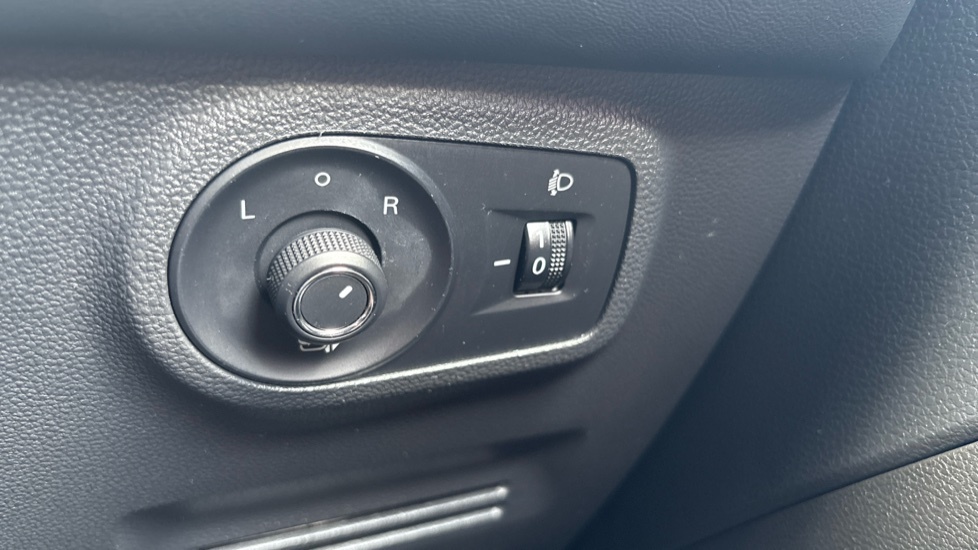 MG ZS 1.5 Vti-tech Exclusive White #28