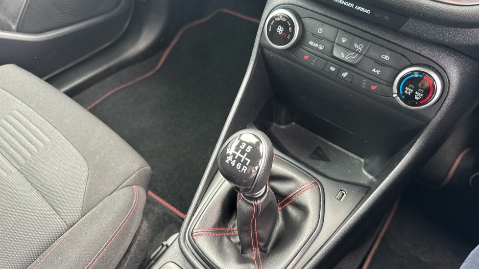 Ford Fiesta Titanium Black #13